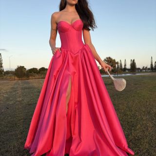 Sabrina Fuchsia Mikado
