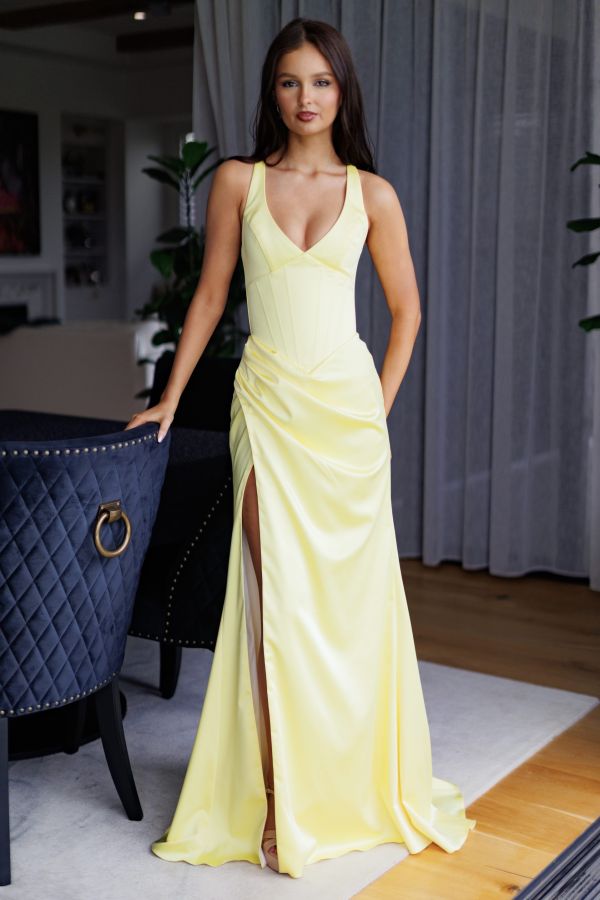 Holly Yellow Vanity (2)