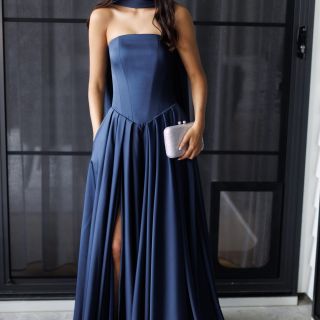 Isabelle Navy Vanity (10)