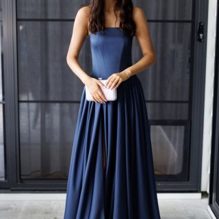 Isabelle Navy Vanity (2)