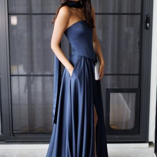 Isabelle Navy Vanity (4)