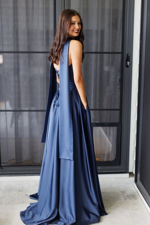 Isabelle Navy Vanity (6) (1)