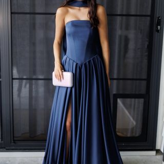 Isabelle Navy Vanity (9)